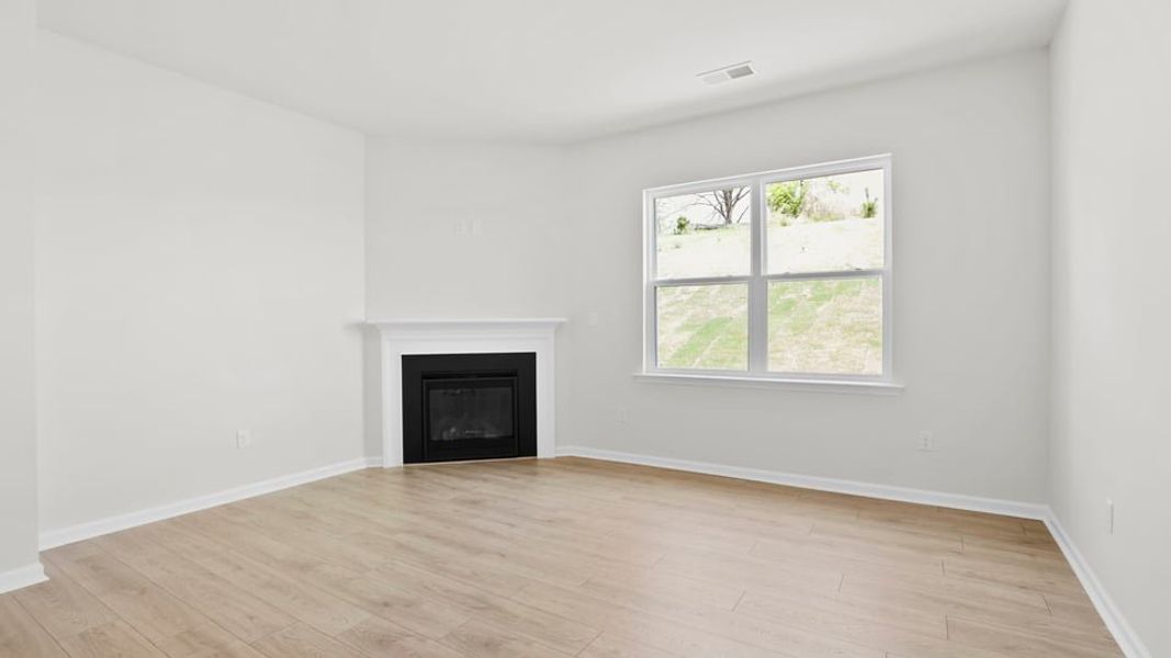 Spacious, unfurnished interior of a new home in Hunters Ridge, Woodruff (Image 29).