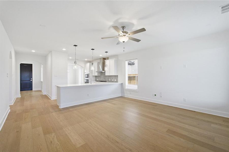 Spacious, unfurnished interior of a new home in Westridge, McKinney (Image 12).
