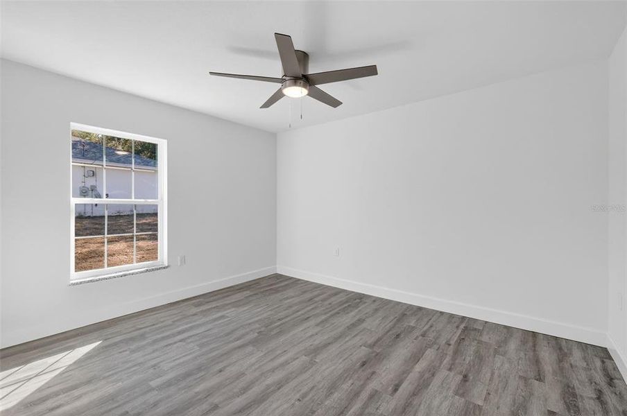 Spacious, unfurnished interior of a new home in , Dunnellon (Image 10).