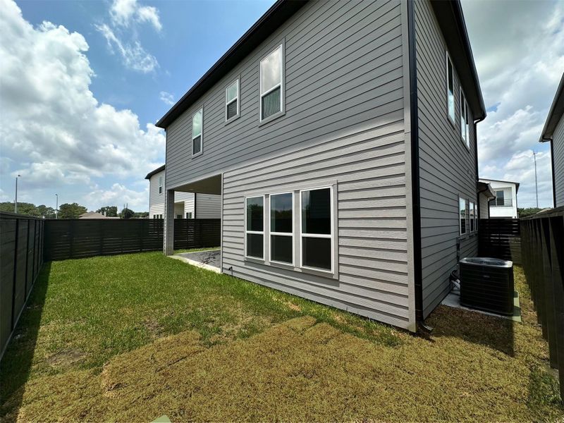 Exterior details and patio area of a home in , Missouri City (Image 4).