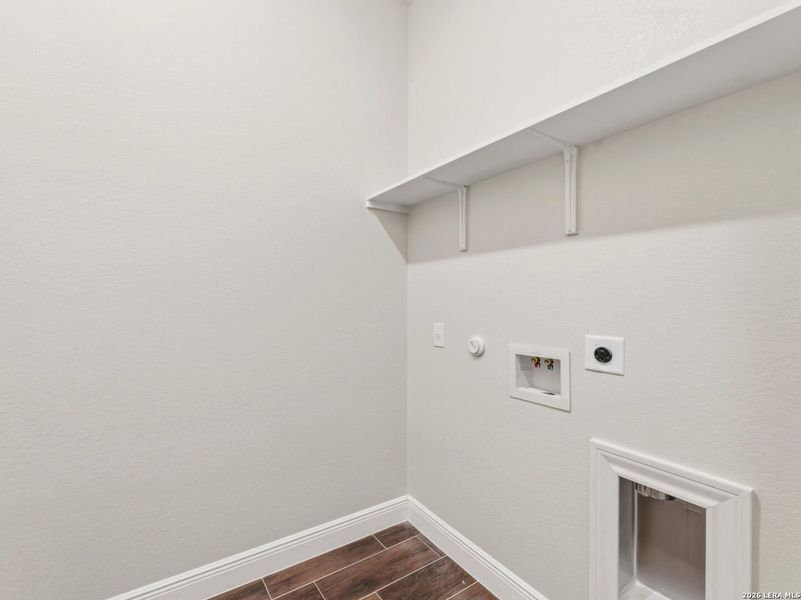 Spacious, unfurnished interior of a new home in , Lytle (Image 35).