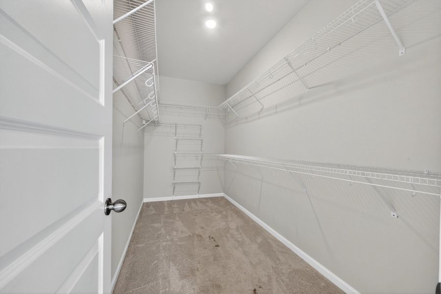 Spacious, unfurnished interior of a new home in Azalea Ridge at Summers Corner: Arbor Collection, Summerville (Image 36).