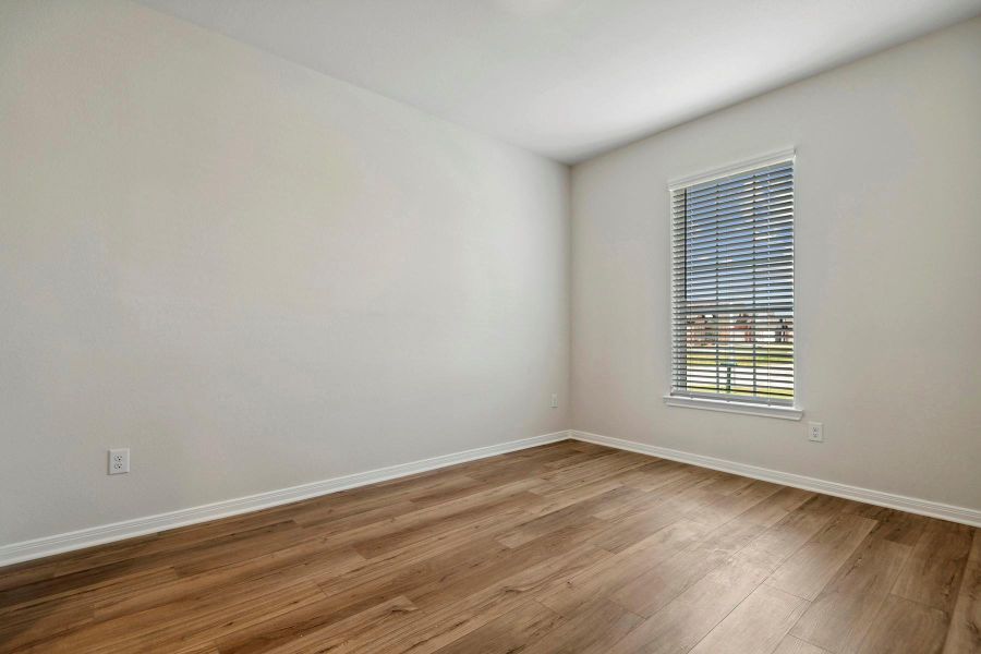 Spacious, unfurnished interior of a new home in Freeman Ranch, Katy (Image 11).