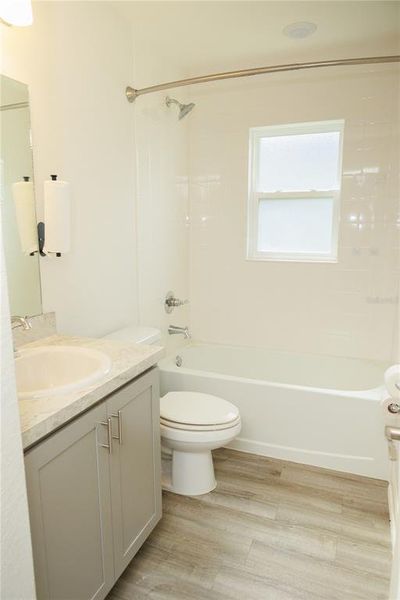 Furnished interior view inside a new home in , Winter Haven (Image 3).