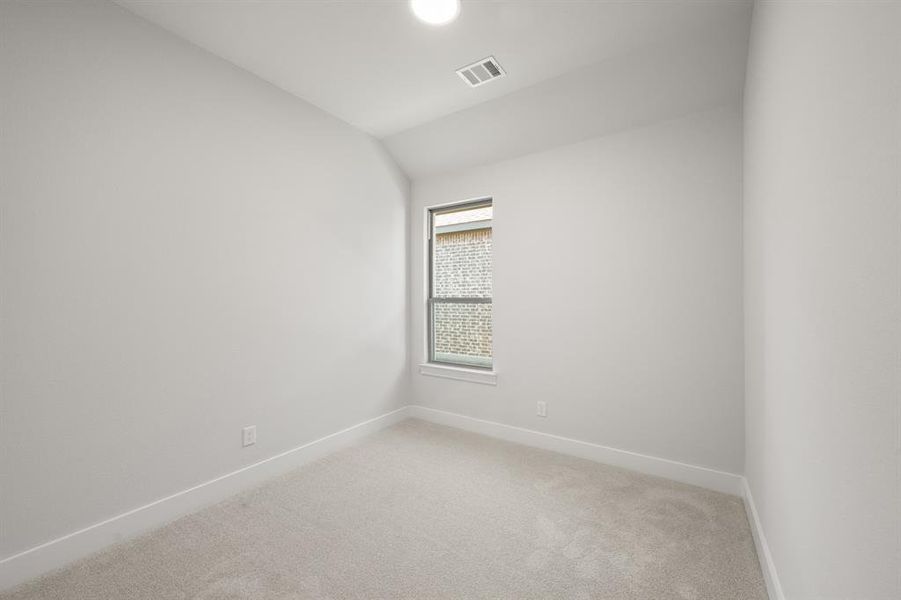 Spacious, unfurnished interior of a new home in The Retreat, Waxahachie (Image 15). Spacious, unfurnished interior of a new home in The Retreat, Waxahachie (Image 15).
