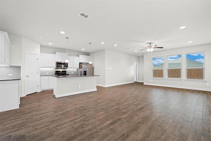 Spacious, unfurnished interior of a new home in , Haslet (Image 25). Spacious, unfurnished interior of a new home in , Haslet (Image 25).