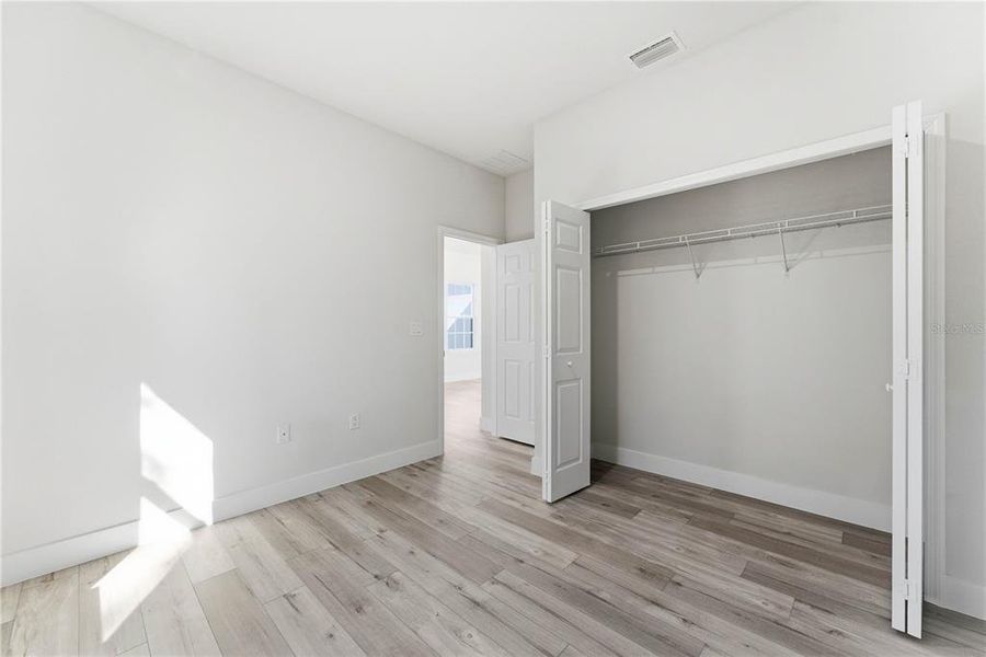Spacious, unfurnished interior of a new home in , Ocala (Image 33).