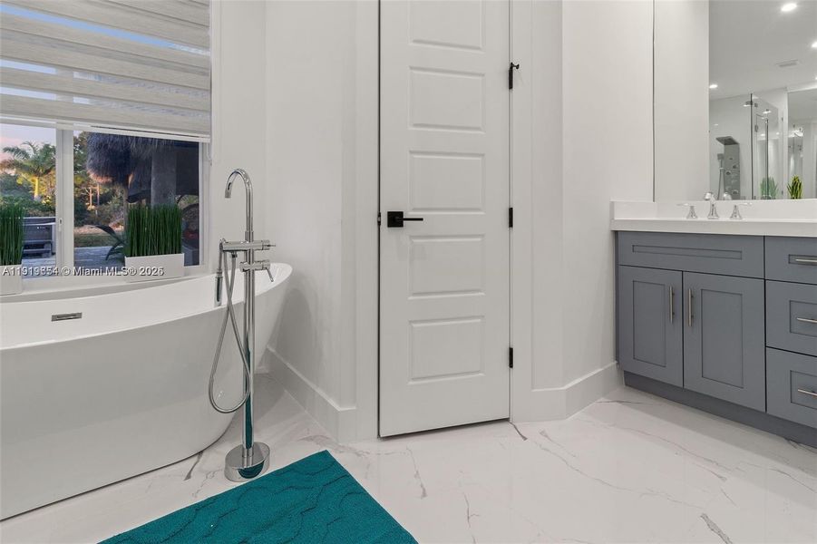 Furnished interior view inside a new home in , Homestead (Image 17).