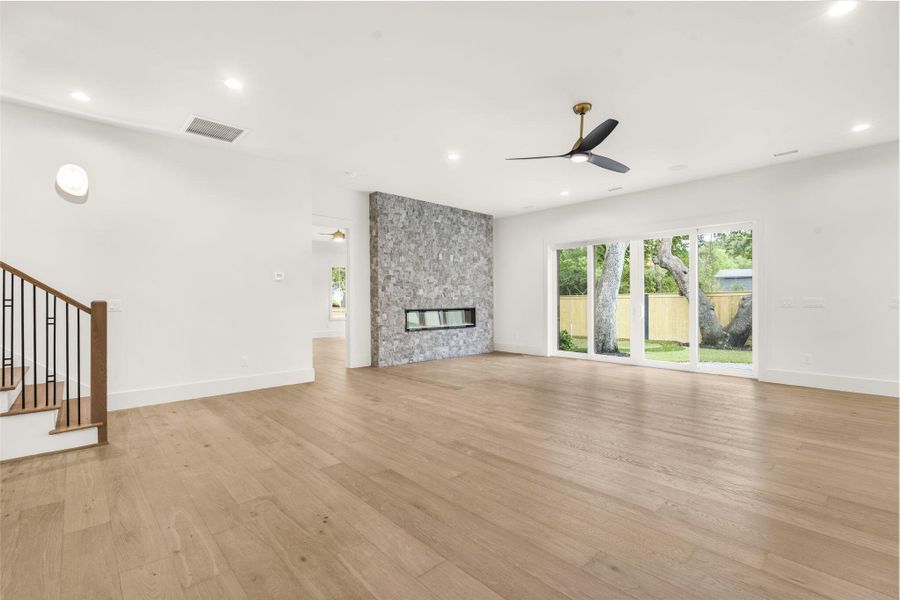 Spacious, unfurnished interior of a new home in , Mount Pleasant (Image 43).