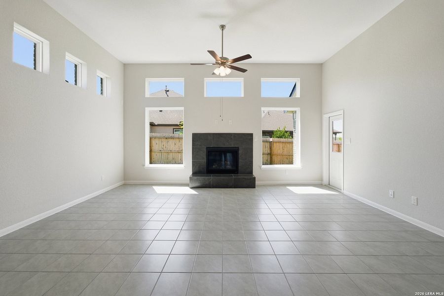 Spacious, unfurnished interior of a new home in Arcadia Ridge, San Antonio (Image 19).
