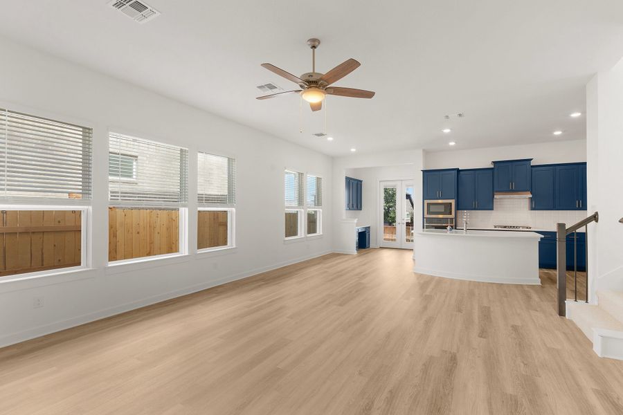 Spacious, unfurnished interior of a new home in Highland Village, Georgetown (Image 5).