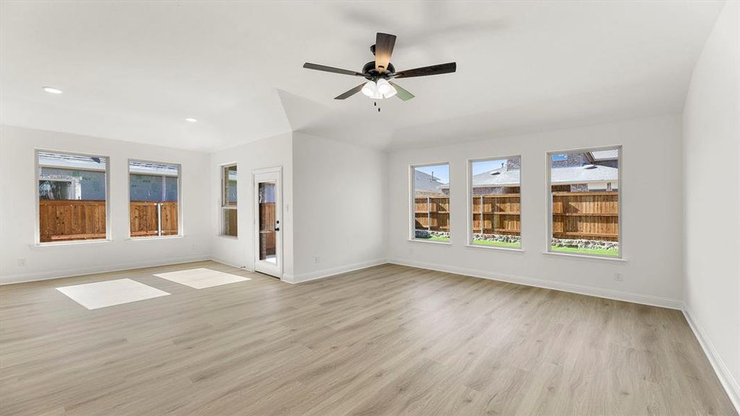 16. 2419 Liberty - Family (3)