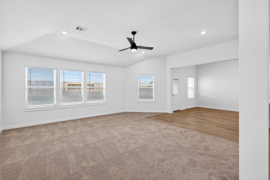 Spacious, unfurnished interior of a new home in , Alvin (Image 43).