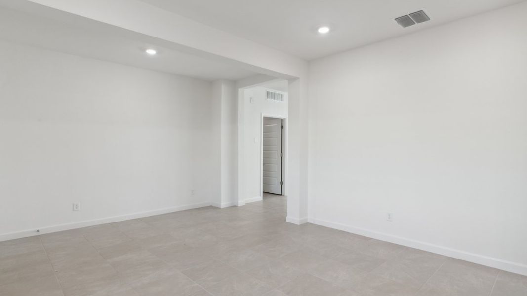 Spacious, unfurnished interior of a new home in The Ridge at Stone Butte, Phoenix (Image 19). Spacious, unfurnished interior of a new home in The Ridge at Stone Butte, Phoenix (Image 19).