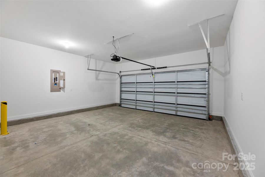 Spacious, unfurnished interior of a new home in , Monroe (Image 23).