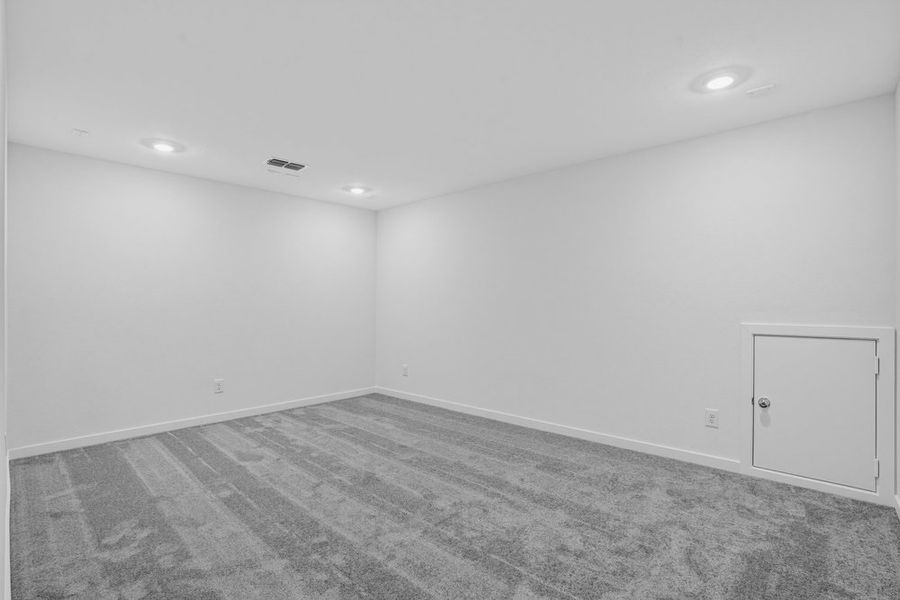 Spacious, unfurnished interior of a new home in Avalon at Cypress, Cypress (Image 27).