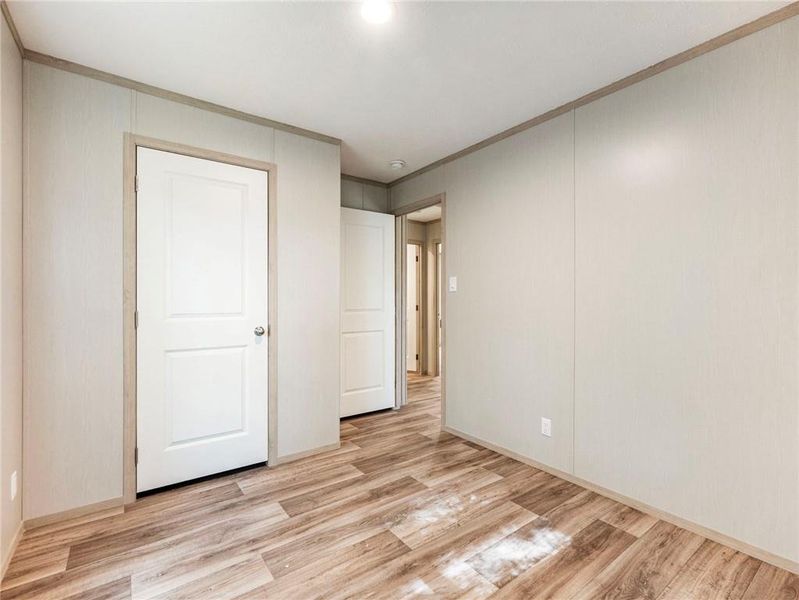 Spacious, unfurnished interior of a new home in , Gainesville (Image 33).
