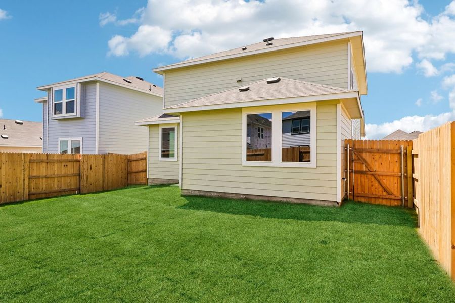 Exterior details and patio area of a home in Edgebrooke, Pflugerville (Image 4).