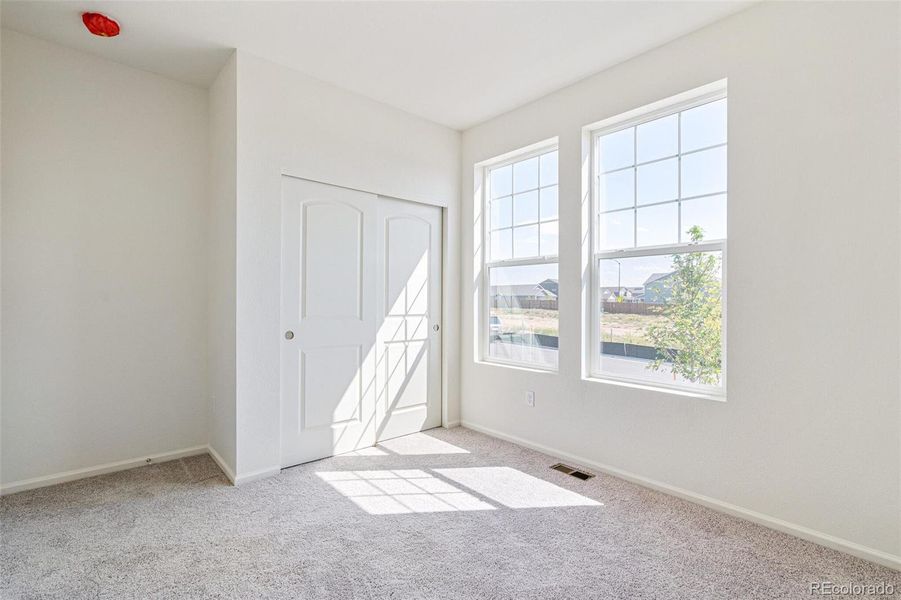 Spacious, unfurnished interior of a new home in Turnberry, Commerce City (Image 25).