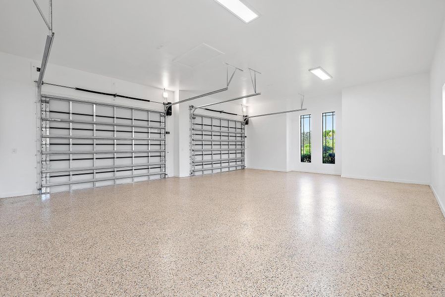 Spacious, unfurnished interior of a new home in , West Palm Beach (Image 13).