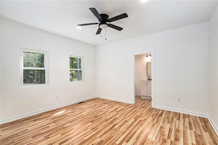 Spacious, unfurnished interior of a new home in , Villa Rica (Image 21).