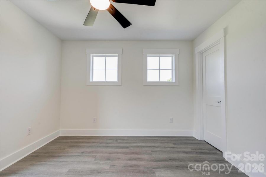 Spacious, unfurnished interior of a new home in , Kings Mountain (Image 27).