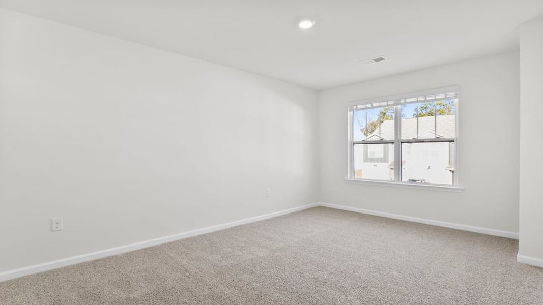 Spacious, unfurnished interior of a new home in Baxter Village, Boiling Springs (Image 28).