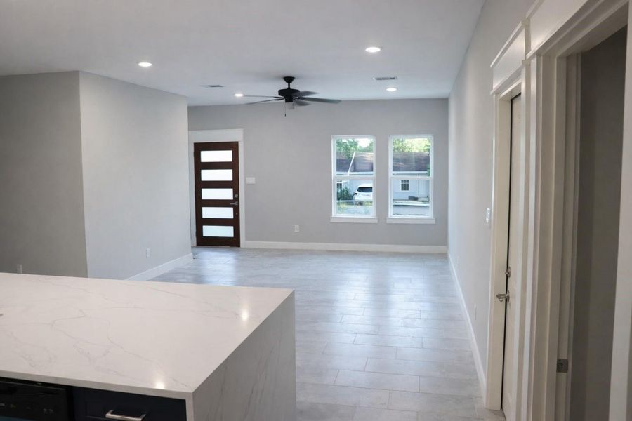 Spacious, unfurnished interior of a new home in , Houston (Image 9).