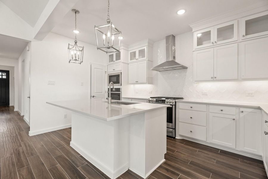 Stunning island kitchen (*Photo not of actual home and used for illustration purposes only.)