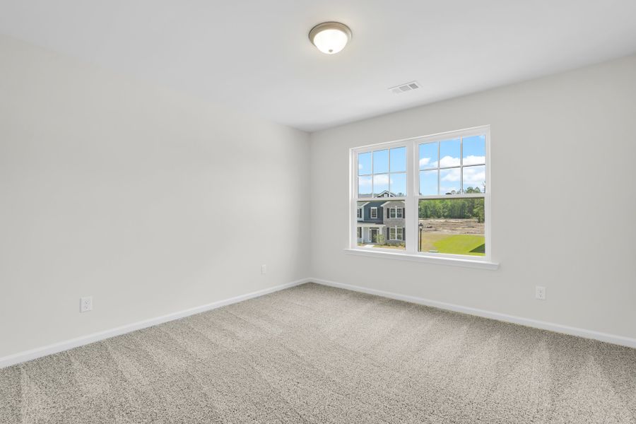 Spacious, unfurnished interior of a new home in Camden Crossing, Savannah (Image 31).