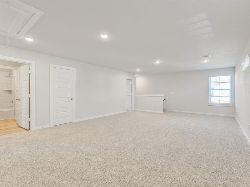Spacious, unfurnished interior of a new home in Lakes at Black Oak, Magnolia (Image 29). Spacious, unfurnished interior of a new home in Lakes at Black Oak, Magnolia (Image 29).