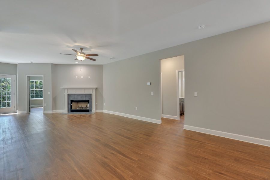 Representative unfurnished interior of a home built from the Wassaw by Ernest Homes in Wexford, Richmond Hill (Image 40).