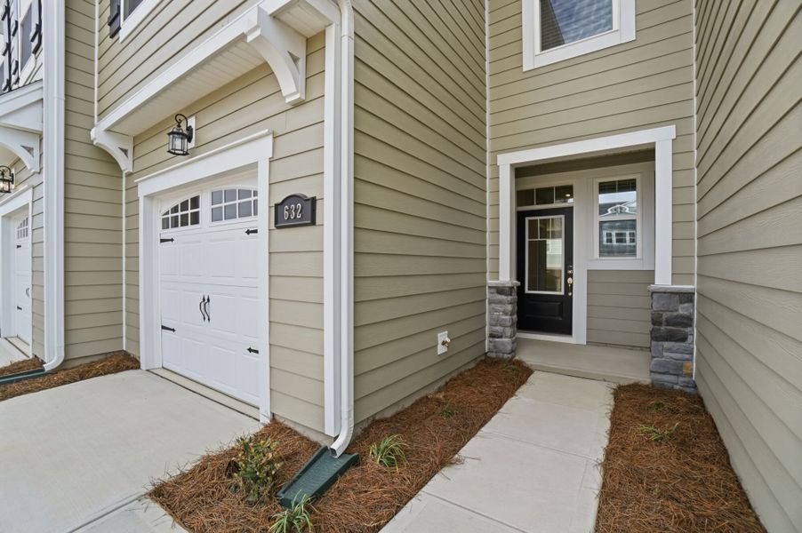 Exterior details and patio area of a home in Arbor Chase, Clover (Image 3).