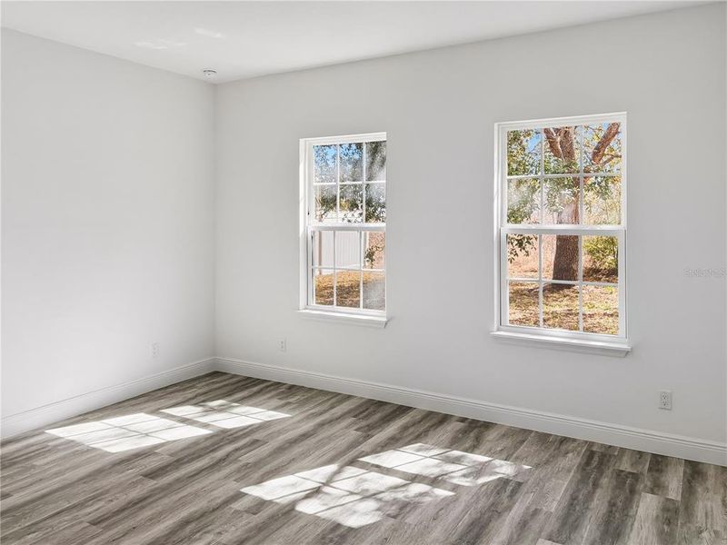 Spacious, unfurnished interior of a new home in , Ocala (Image 14).