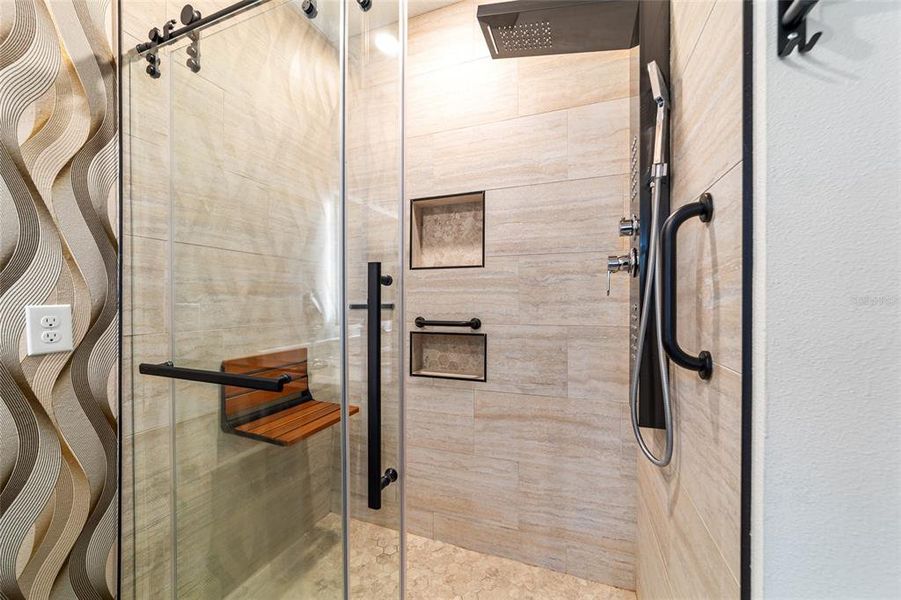 Close-up of interior finishes inside a home in Lake Diamond, Ocala (Image 21).