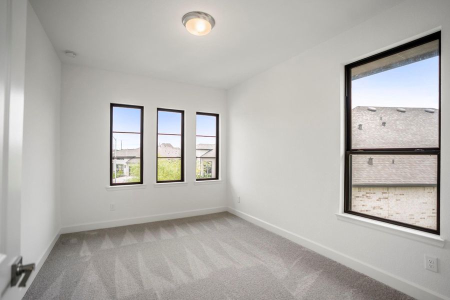 Spacious, unfurnished interior of a new home in Fulbrook on Fulshear Creek, Fulshear (Image 31).