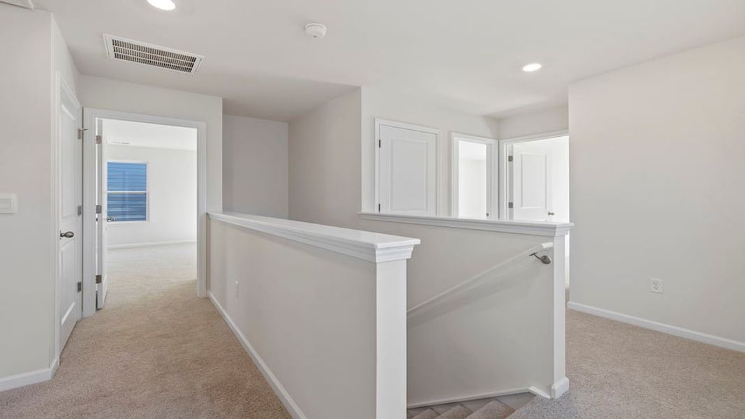Spacious, unfurnished interior of a new home in Seneca Falls, Seneca (Image 18).