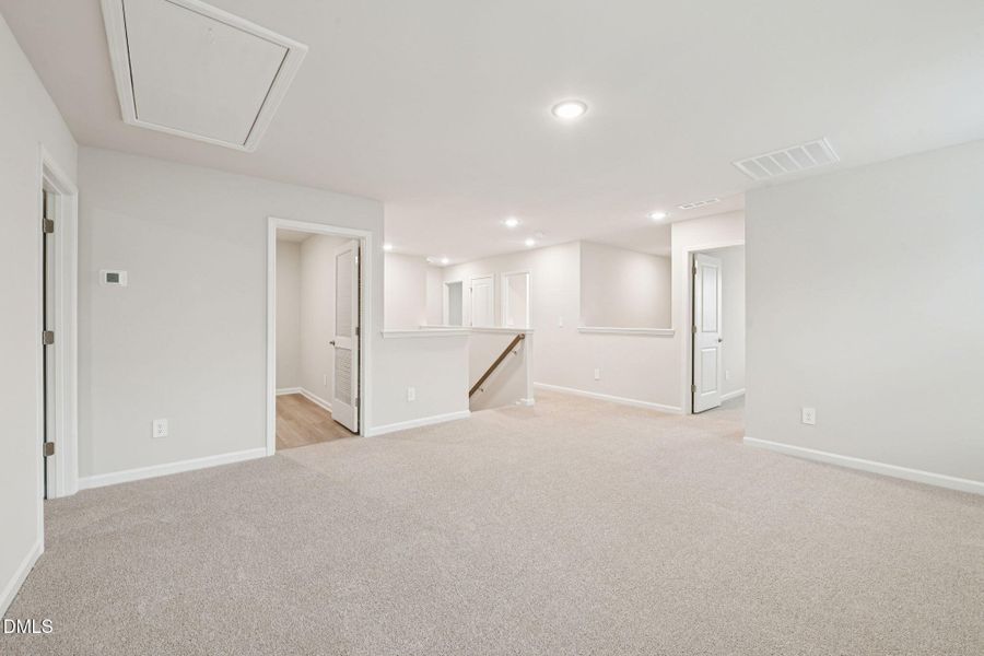 23-web-or-mls-Raleigh - Oak Manor - 137