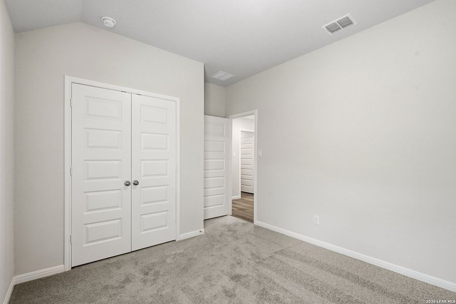Spacious, unfurnished interior of a new home in Cinco Lakes, San Antonio (Image 17). Spacious, unfurnished interior of a new home in Cinco Lakes, San Antonio (Image 17).