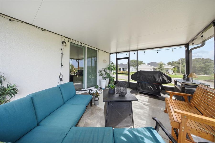 Exterior details and patio area of a home in , Haines City (Image 26).
