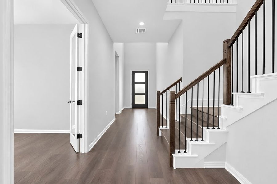 Spacious, unfurnished interior of a new home in Silverleaf, Cedar Creek (Image 36). Spacious, unfurnished interior of a new home in Silverleaf, Cedar Creek (Image 36).
