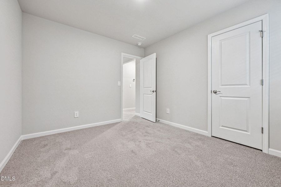 25-web-or-mls-Raleigh - Oak Manor - 909