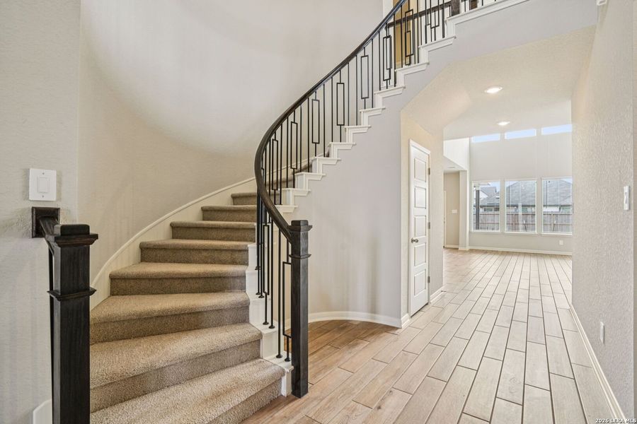 Spacious, unfurnished interior of a new home in Estancia Ranch - Classic Series, San Antonio (Image 42).