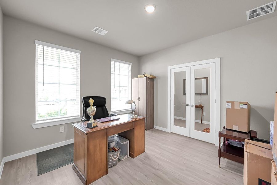 Furnished interior view inside a new home in Moran Ranch, Willis (Image 23). Furnished interior view inside a new home in Moran Ranch, Willis (Image 23).