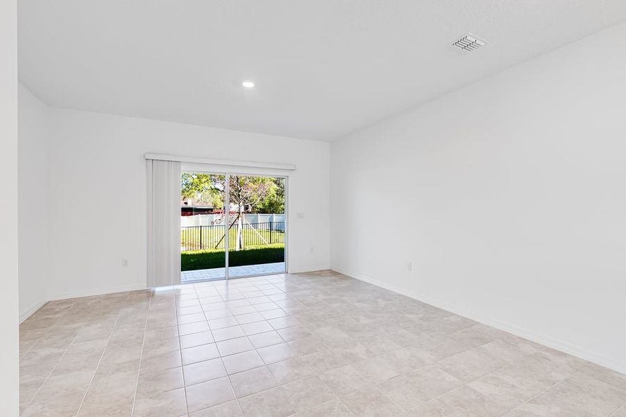 Spacious, unfurnished interior of a new home in Sabal Terrace, Jacksonville (Image 19).