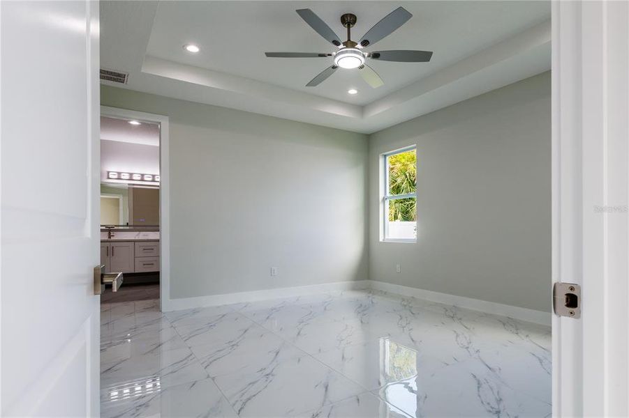 Spacious, unfurnished interior of a new home in , Tampa (Image 35). Spacious, unfurnished interior of a new home in , Tampa (Image 35).