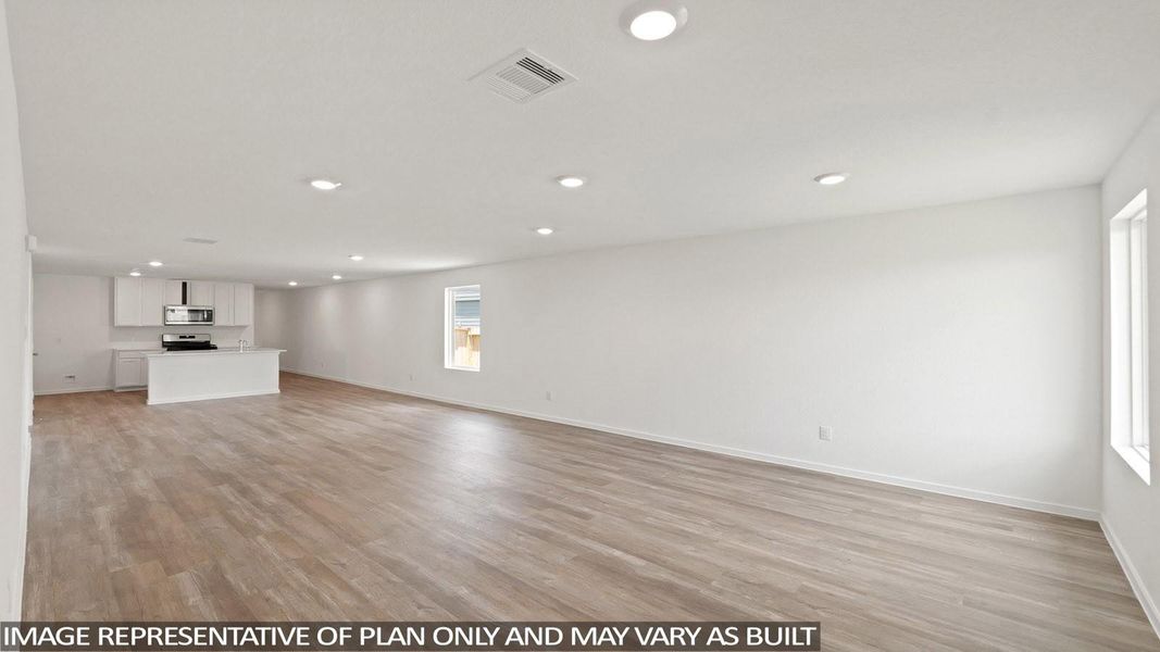 Spacious, unfurnished interior of a new home in Silverthorne, Conroe (Image 24).