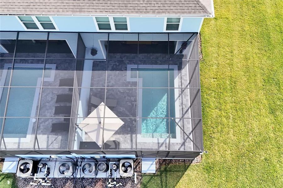 Exterior details and patio area of a home in , Clermont (Image 3).