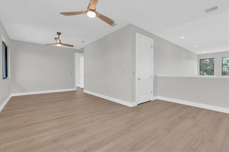 Spacious, unfurnished interior of a new home in , St. Petersburg (Image 40).