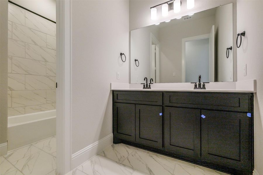 Image 35 of a home in Evergreen 70'. Image 35 of a home in Evergreen 70'.